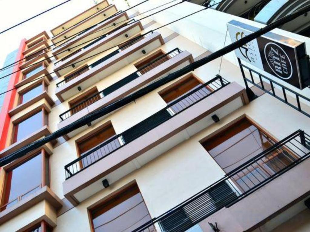 Ritz Astor Hotel Makati City Exterior photo